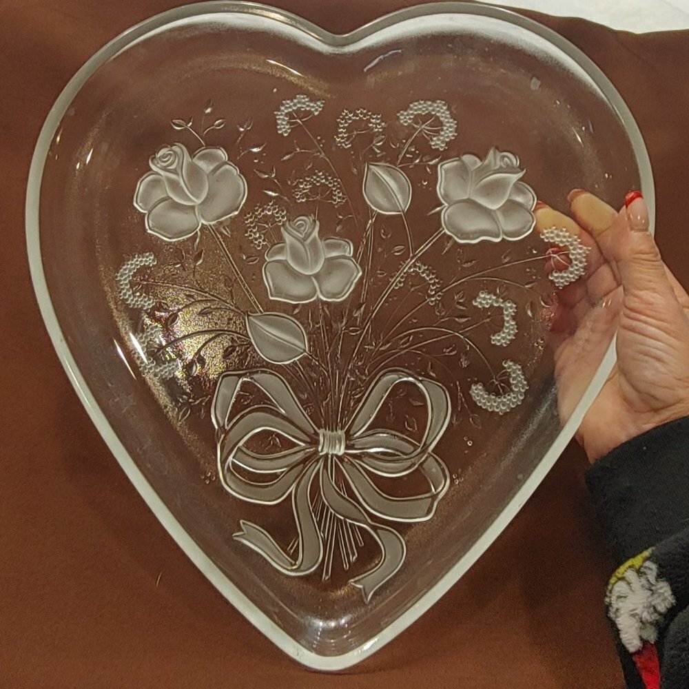 Decorative Heart Shaped Embossed Roses Glass Platter Serving Tray